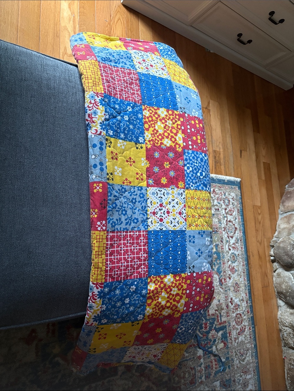 VINTAGE Quilt - Picture 2 of 4